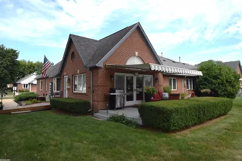 321 Heritage #13, Algonac, MI 48001