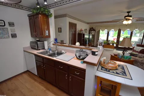 Kitchen - 321 Heritage #13, Algonac, MI 48001 photo 2 of 5