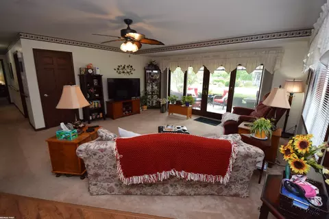 Living - 321 Heritage #13, Algonac, MI 48001 photo 1 of 4