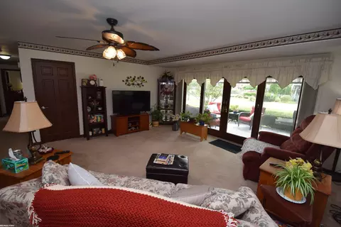 Living - 321 Heritage #13, Algonac, MI 48001 photo 2 of 4
