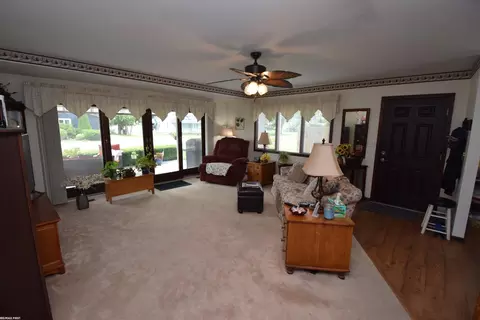 Living - 321 Heritage #13, Algonac, MI 48001 photo 3 of 4