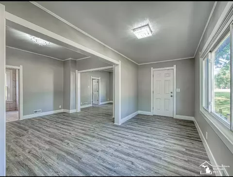 Living - 1461 W Temperance, Temperance, MI 48182 photo 6 of 6