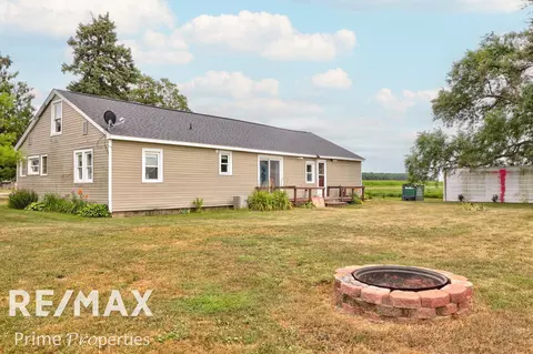 Exterior - 5350 Lange, Sebewaing, MI 48759 photo 4 of 5