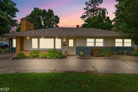 137 Rathbone, Mount Clemens, MI 48043