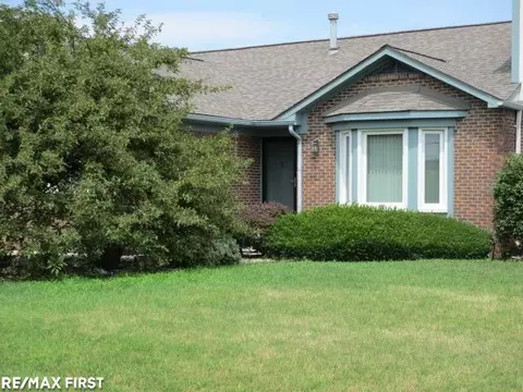 45504 Dover #6 2, Macomb, MI 48044