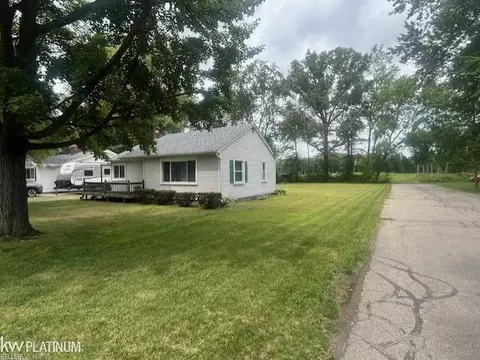 924 Golfview, Algonac, MI 48001 photo 13