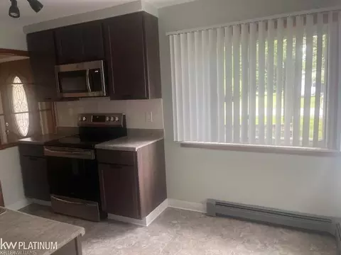 924 Golfview, Algonac, MI 48001 photo 6