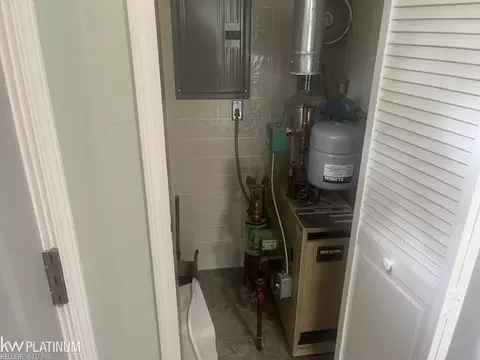 924 Golfview, Algonac, MI 48001 photo 11