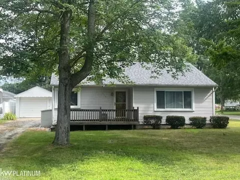 924 Golfview, Algonac, MI 48001