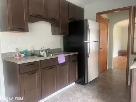 924 Golfview, Algonac, MI 48001 photo 5