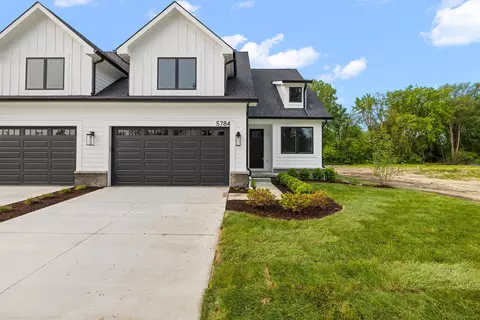 5784 Heights UNIT 15 /  8, Sterling Heights, MI 48314