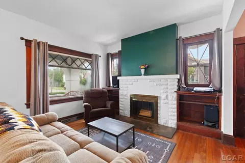Living - 226 E Butler, Adrian, MI 49221 photo 2 of 3