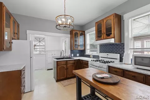 Kitchen - 226 E Butler, Adrian, MI 49221 photo 2 of 5