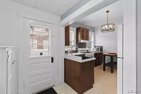 Entry Way - 226 E Butler, Adrian, MI 49221 photo 1 of 2