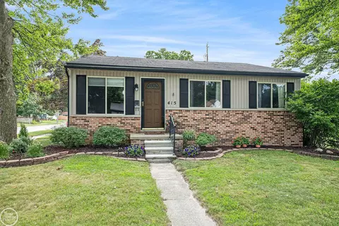 415 W Baker, Clawson, MI 48017