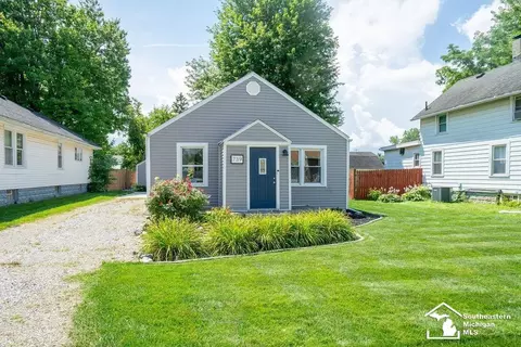 739 Orchard, Temperance, MI 48182