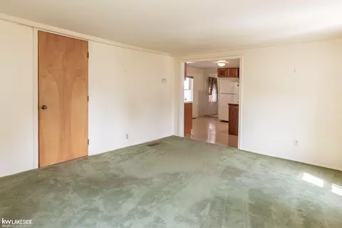 Living - 22545 Pratt, Armada, MI 48005 photo 2 of 2