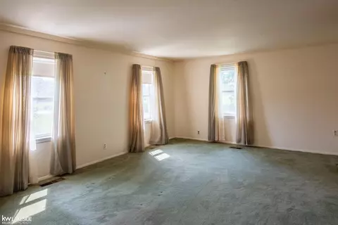 Living - 22545 Pratt, Armada, MI 48005 photo 1 of 2