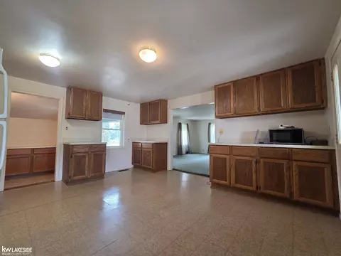 Kitchen - 22545 Pratt, Armada, MI 48005 photo 5 of 11