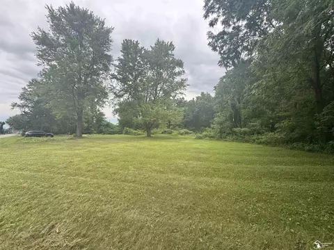 9750 Douglas, Temperance, MI 48182 photo 9