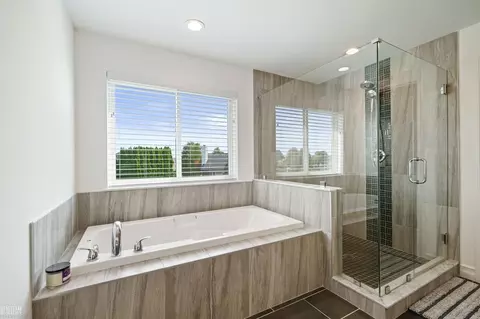 Bath - 49134 Monarch, Macomb, MI 48044 photo 3 of 4