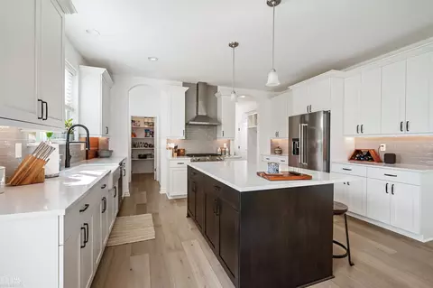 Kitchen - 49134 Monarch, Macomb, MI 48044 photo 2 of 4