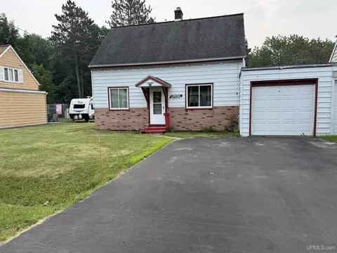 5305 E Sunset, Ironwood, MI 49938