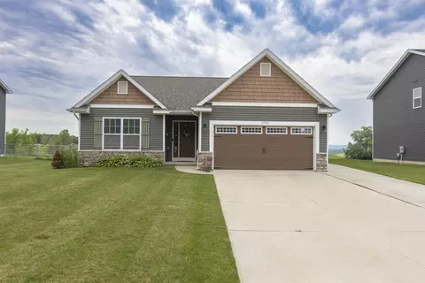 13216 River Bnd, Linden, MI 48451