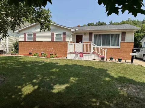 1913 N Brentwood, Essexville, MI 48732