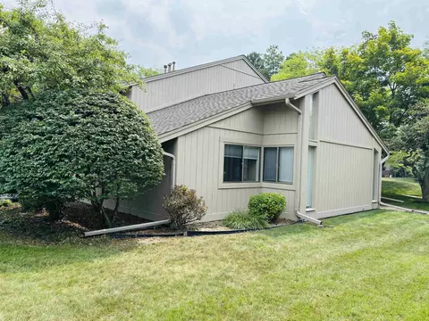 6239 Fairway Pnes, Bay City, MI 48706