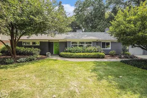 33815 State, Farmington, MI 48335