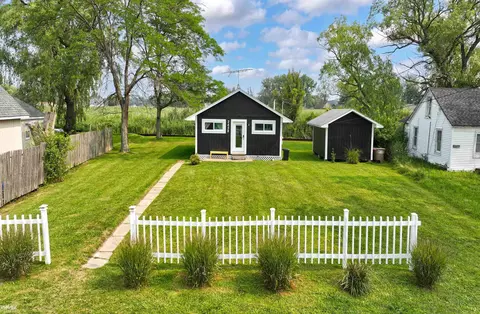 2458 Cottage Ln, Harsens Island, MI 48028