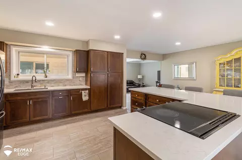 7481 Southwick, Davison, MI 48423 photo 5