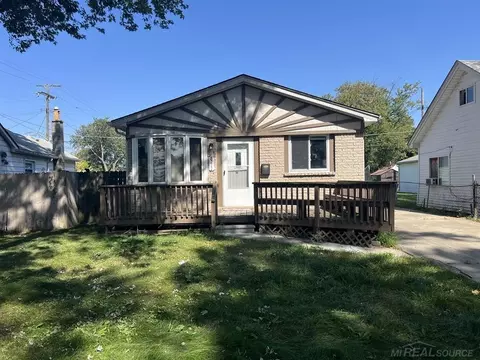 8211 Continental, Warren, MI 48089