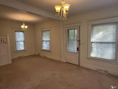 Living - 515 Elm, Monroe, MI 48162 photo 3 of 5