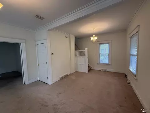 Living - 515 Elm, Monroe, MI 48162 photo 2 of 5