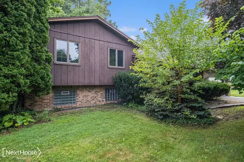 7415 Green Vly, Grand Blanc, MI 48439