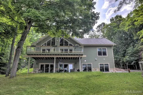 112 Stanley Lk, Iron River, MI 49935