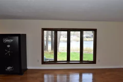 Living - 3490 E Pinecrest, Gladwin, MI 48624 photo 6 of 8