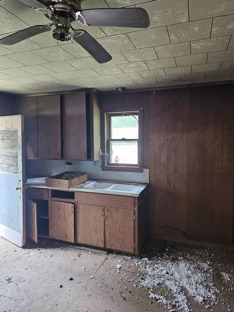 Kitchen - 1849 E M 61, Gladwin, MI 48624 photo 1 of 1