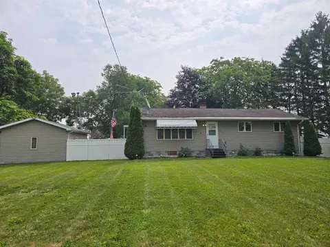 1560 N 8 Mile, Pinconning, MI 48650