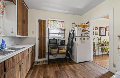 Kitchen - 121 N Roessler, Monroe, MI 48162 photo 2 of 2