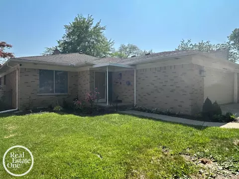 Exterior - 483 Allard, Grosse Pointe Farms, MI 48236 photo 2 of 8