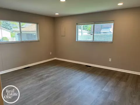 Living - 483 Allard, Grosse Pointe Farms, MI 48236 photo 2 of 3