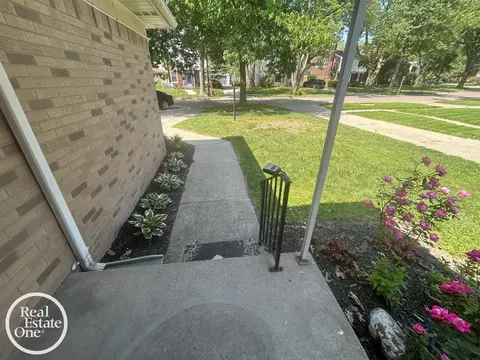 Exterior - 483 Allard, Grosse Pointe Farms, MI 48236 photo 5 of 8