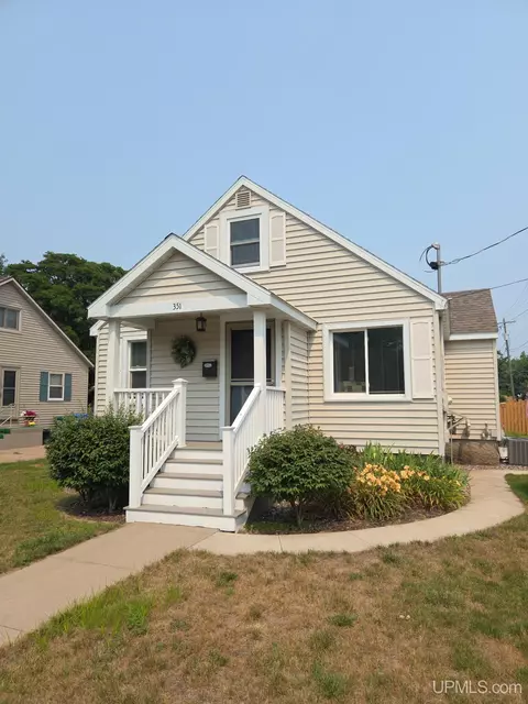 351 E Park, Marquette, MI 49855
