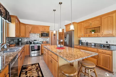 Kitchen - 8989 Steffas Rd, Maybee, MI 48159 photo 3 of 8