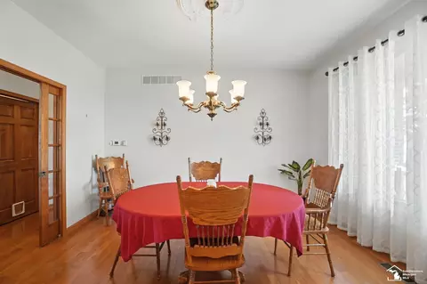 Dining - 8989 Steffas Rd, Maybee, MI 48159 photo 3 of 4