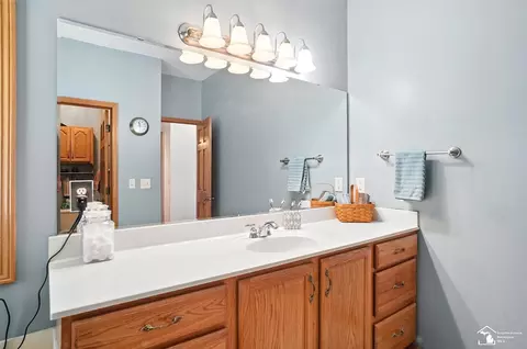 Bath - 8989 Steffas Rd, Maybee, MI 48159 photo 2 of 8