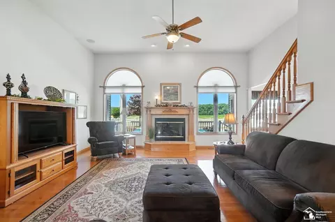 Living - 8989 Steffas Rd, Maybee, MI 48159 photo 2 of 3